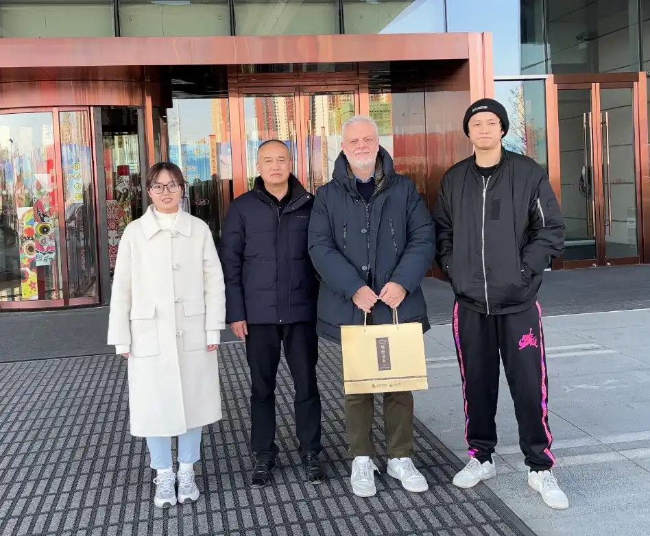 Italian customers Italian customers